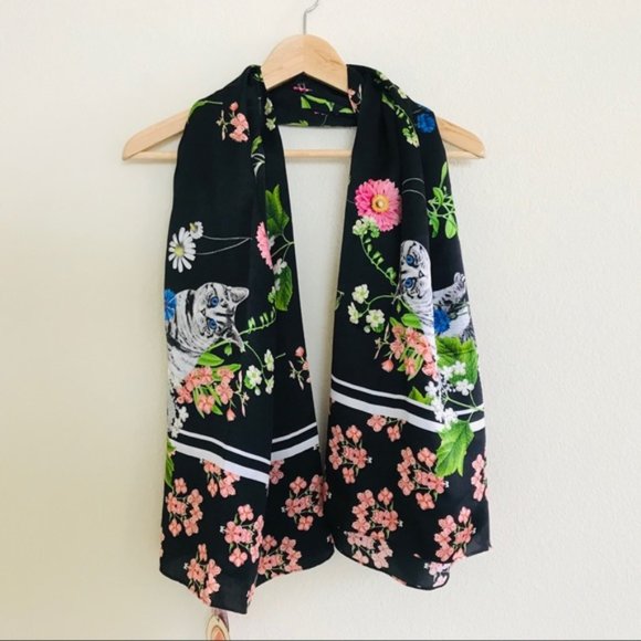 Ted Baker London Accessories - ISO TED BAKER LONDON CAT CAPE SCARF